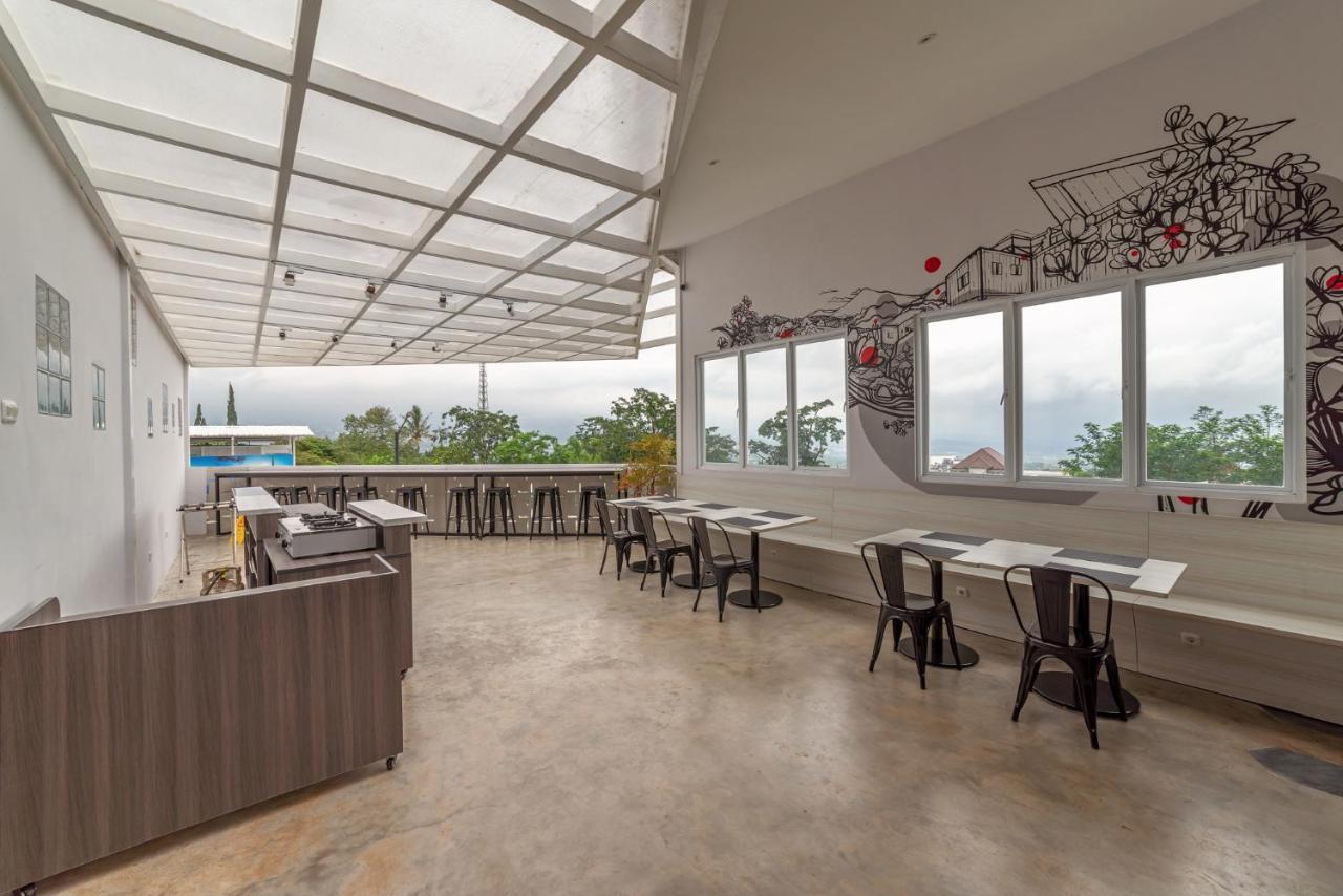 Kontena Hotel Batu  Esterno foto