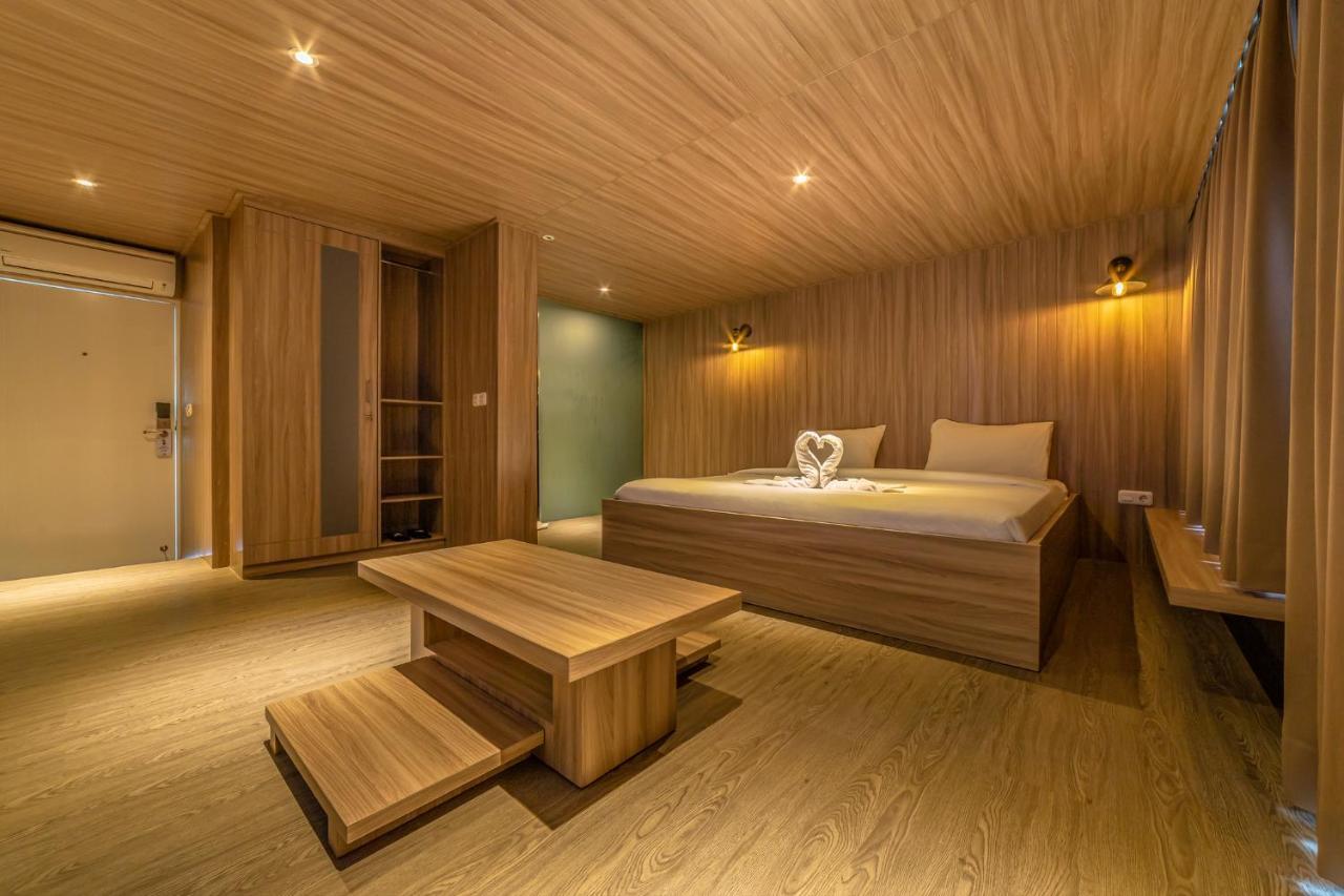 Kontena Hotel Batu  Esterno foto
